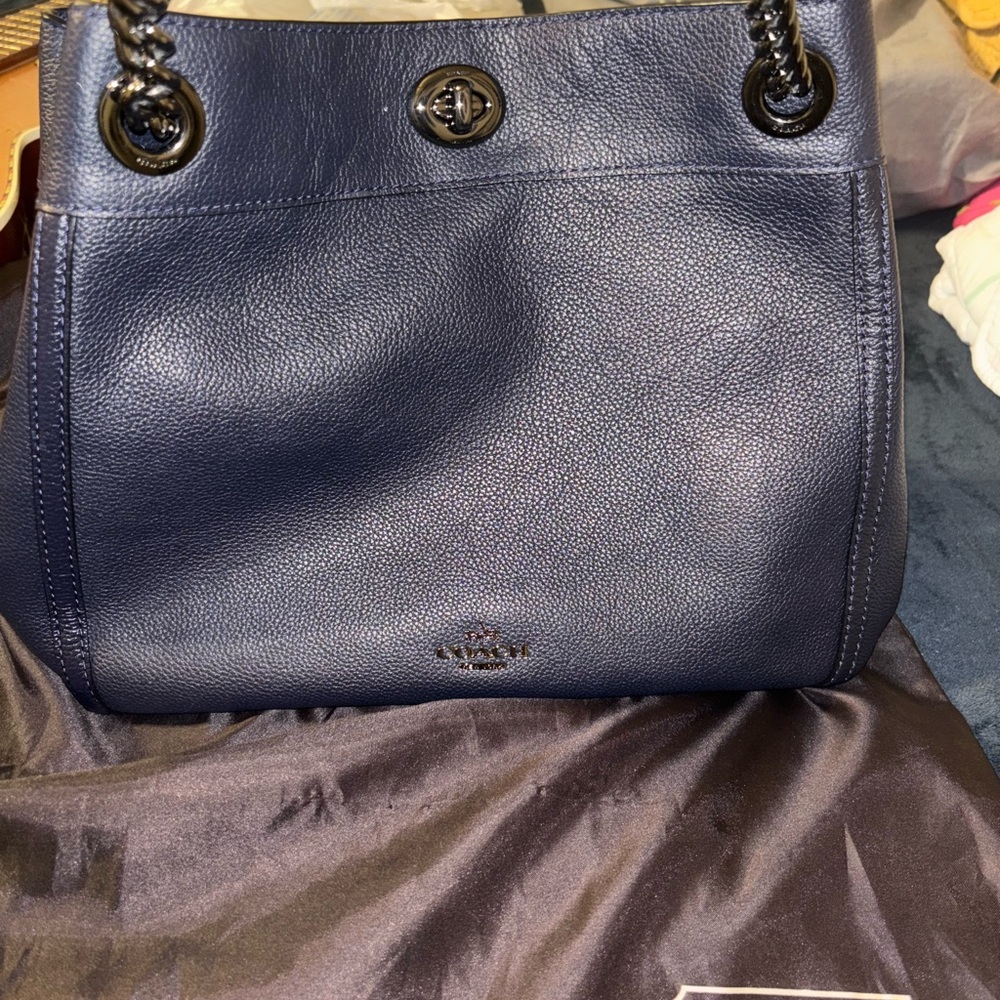 Coach Blue Leather Shoulder Bag with Polished Finish